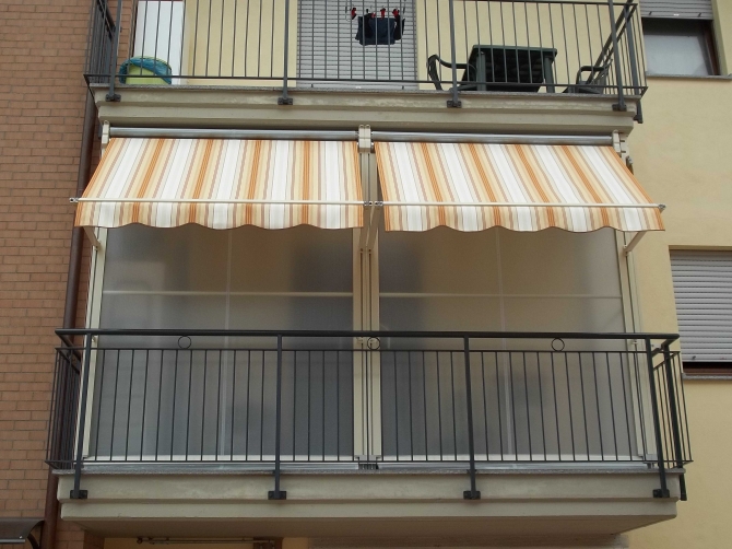 Chiusura completa balcone con tenda veranda estate inverno for Baldeschi tende da sole e tende da interni a torino
